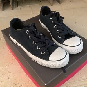 Suede/leather Converse all star NWOT